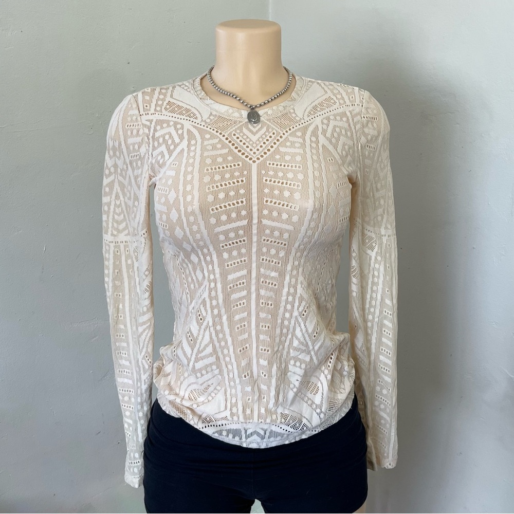 BCBGMaxAzria Cream Lace Long Sleeve Top